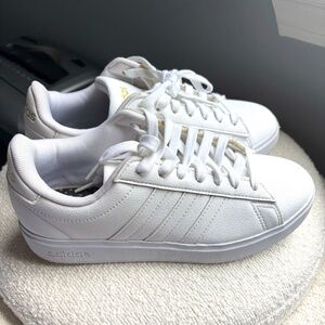 Adidas grand court 2.0 white sneakers size 6